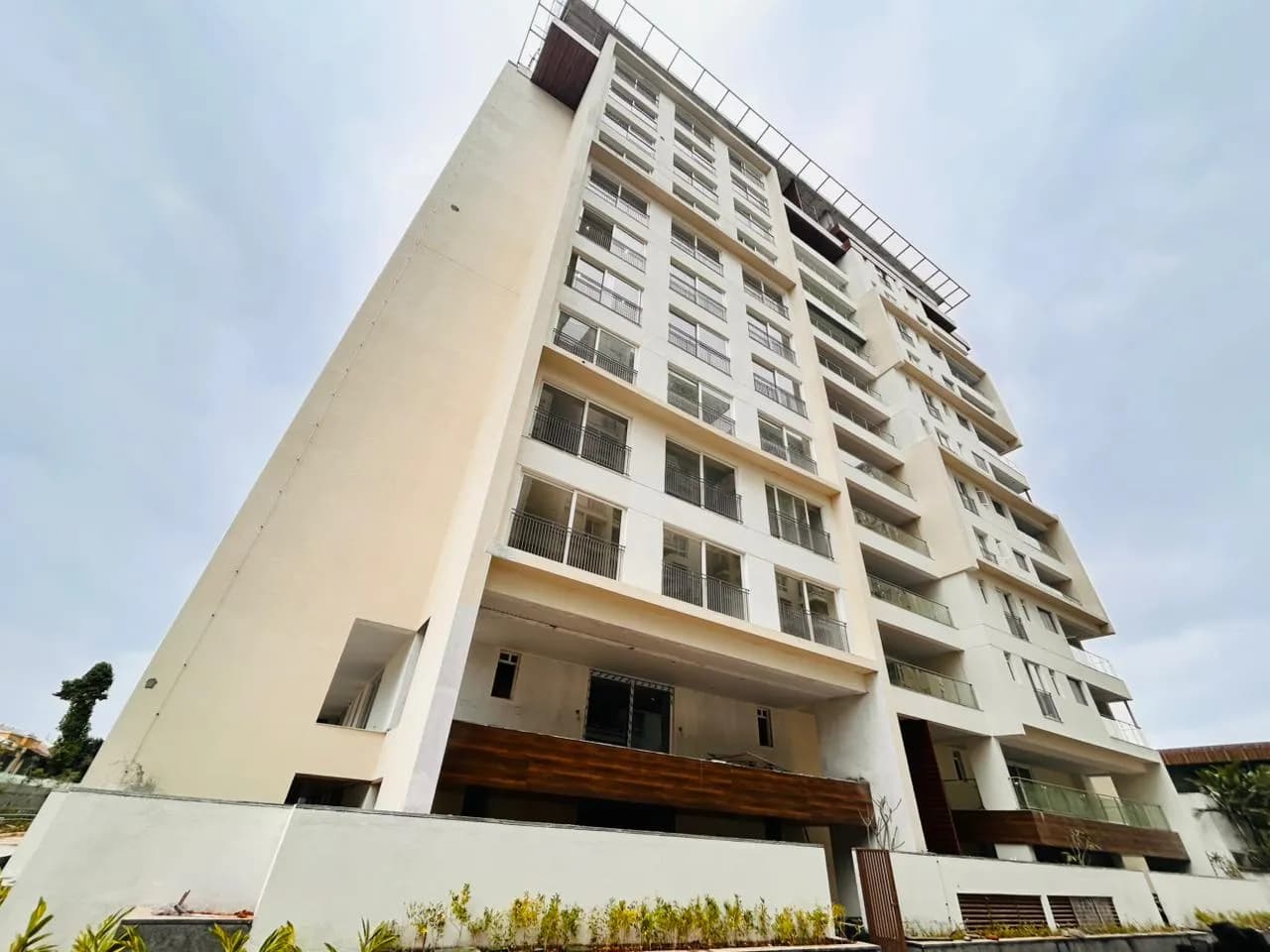 77° Life: Site photo filed with Karnataka RERA