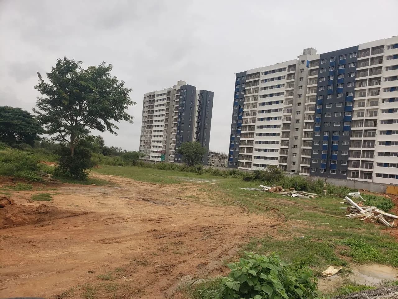Le Chateau Oval: Site photo filed with Karnataka RERA