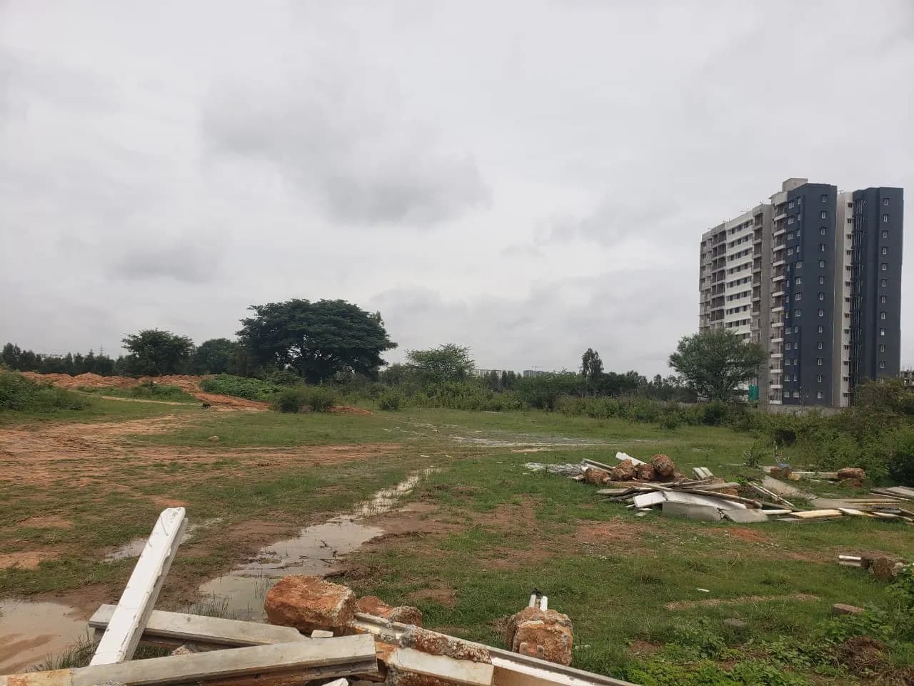 Le Chateau Oval: Site photo filed with Karnataka RERA